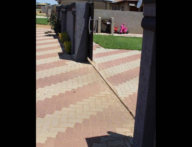 3 BEDROOM HOUSE FOR SALE IN KLIPPOORTJIE